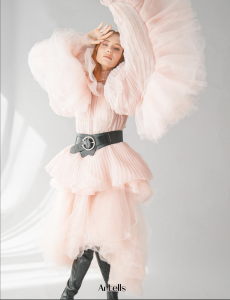 aga sadowa różowa sukienka sesja modowa w studio profesjonalne zdjęcia 