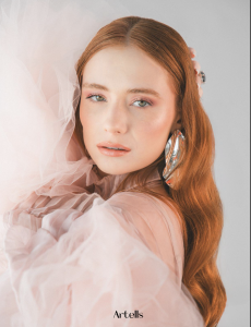 aga sadowa różowa sukienka sesja modowa w studio profesjonalne zdjęcia 